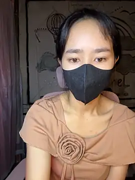 Snapshot of TiNa_04 chatting on October 29, 2025, 11:58 pm TiNa 04 online show from October 29, 2025, 11:58 pm