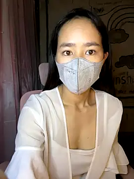 Snapshot of TiNa_04 chatting on October 16, 2025, 10:40 pm TiNa 04 online show from October 16, 2025, 10:40 pm