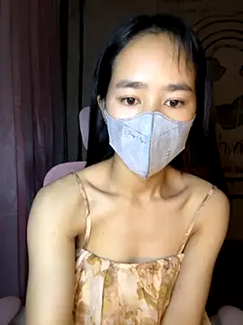 Snapshot of TiNa_04 chatting on October 5, 2025, 10:00 pm TiNa 04 online show from October 5, 2025, 10:00 pm