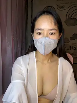 Snapshot of TiNa_04 chatting on October 3, 2025, 11:06 pm TiNa 04 online show from October 3, 2025, 11:06 pm