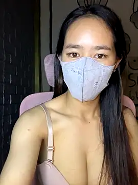 Snapshot of TiNa_04 chatting on September 19, 2025, 10:41 am TiNa 04 online show from September 19, 2025, 10:41 am