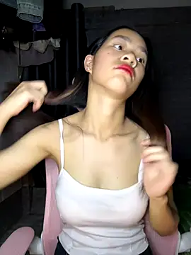 TiNa 04 online show from September 12, 2025, 10:53 pm
