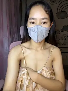 Snapshot of TiNa_04 chatting on October 20, 2025, 10:21 pm TiNa 04 online show from October 20, 2025, 10:21 pm