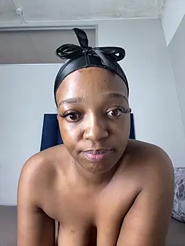 Pinkdollyg online show from February 19, 2026, 2:25 pm