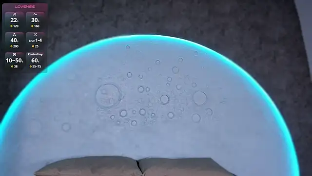 ReinaChloe online show from October 7, 2025, 4:08 pm