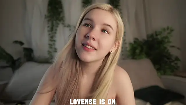 ElizSpieth online show from November 23, 2025, 1:54 pm