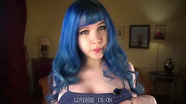 ElizSpieth online show from April 13, 2026, 2:37 am