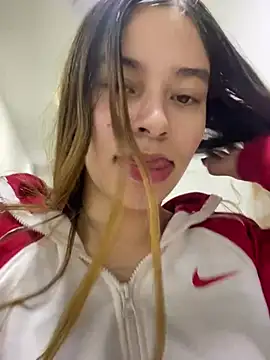 Snapshot of CharlotteBrownn_ chatting on February 27, 2026, 3:40 am CharlotteBrownn online show from February 27, 2026, 3:40 am