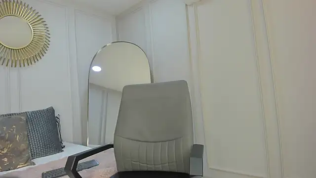 Snapshot of CharlotteBrownn_ chatting on September 28, 2025, 1:34 am CharlotteBrownn  online show from September 28, 2025, 1:34 am