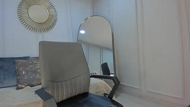 Snapshot of CharlotteBrownn_ chatting on October 2, 2025, 1:42 am CharlotteBrownn  online show from October 2, 2025, 1:42 am