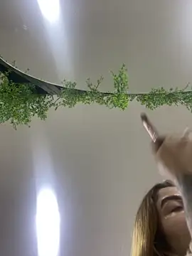 Snapshot of CharlotteBrownn_ chatting on October 24, 2025, 3:05 am CharlotteBrownn  online show from October 24, 2025, 3:05 am