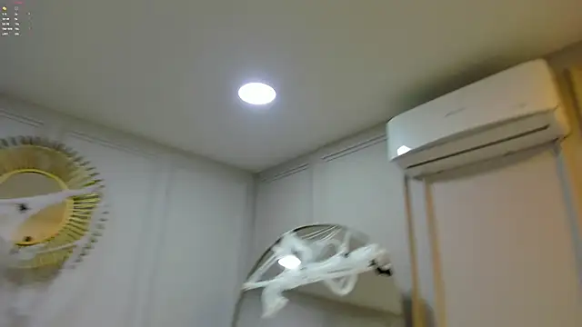 Snapshot of CharlotteBrownn_ chatting on October 31, 2025, 3:14 am CharlotteBrownn  online show from October 31, 2025, 3:14 am