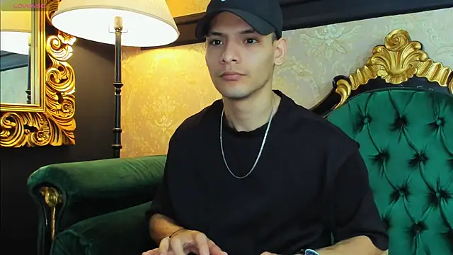 Snapshot of AlessandroKiing chatting on June 29, 2026, 9:25 pm AlessandroKiing online show from June 29, 2026, 9:25 pm