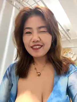 feifei 521 online show from November 11, 2025, 2:34 pm