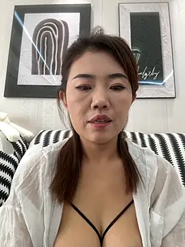 feifei 521 online show from December 15, 2025, 1:00 am