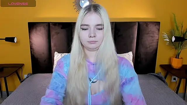 RuthBryant online show from November 23, 2025, 12:31 am