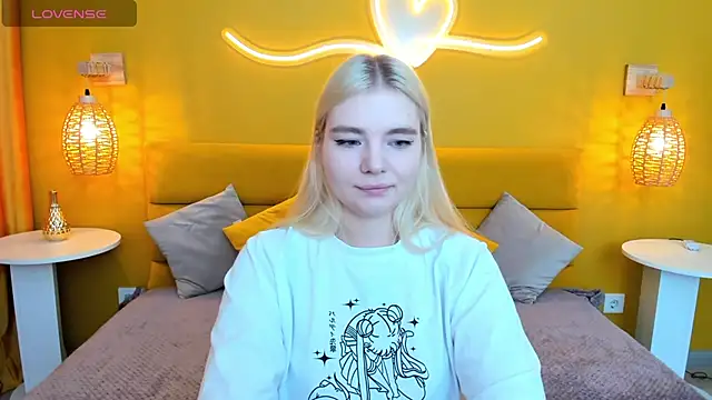 Snapshot of RuthBryant chatting on October 19, 2025, 12:46 am RuthBryant online show from October 19, 2025, 12:46 am