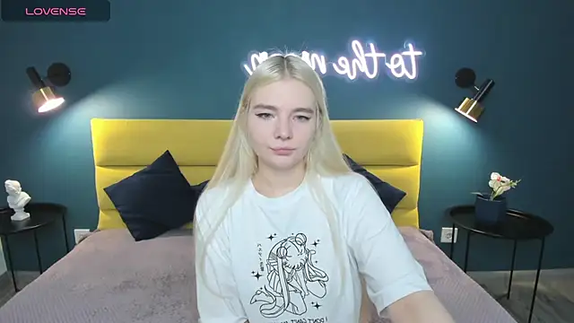 Snapshot of RuthBryant chatting on September 20, 2025, 1:32 am RuthBryant online show from September 20, 2025, 1:32 am