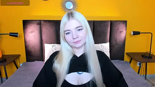 Snapshot of RuthBryant chatting on October 14, 2025, 8:15 am RuthBryant online show from October 14, 2025, 8:15 am