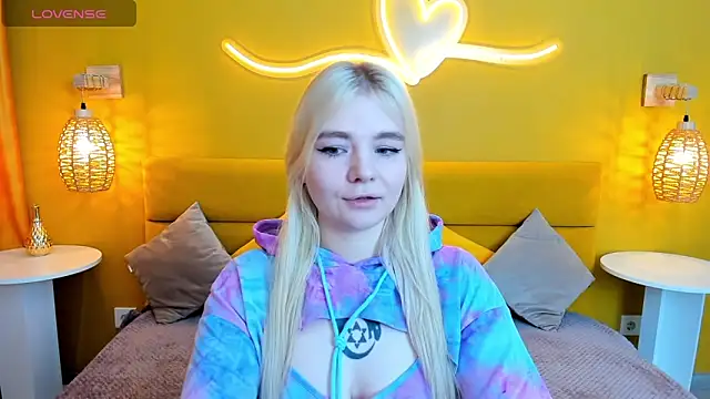 Snapshot of RuthBryant chatting on October 12, 2025, 12:56 am RuthBryant online show from October 12, 2025, 12:56 am