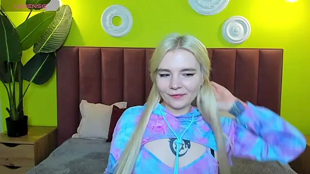 Snapshot of RuthBryant chatting on September 21, 2025, 1:33 am RuthBryant online show from September 21, 2025, 1:33 am