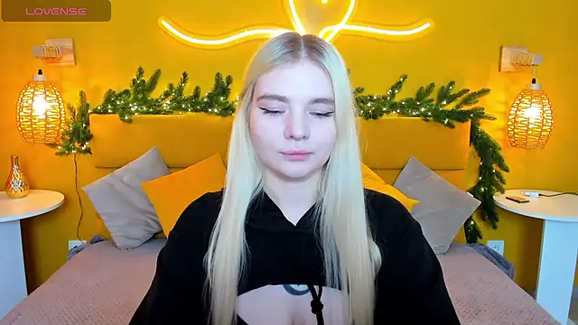 RuthBryant online show from November 29, 2025, 12:33 am