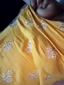 Snapshot of rani8008 chatting on October 9, 2025, 9:43 am rani8008 online show from October 9, 2025, 9:43 am