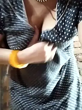 Snapshot of rani8008 chatting on October 14, 2025, 3:29 am rani8008 online show from October 14, 2025, 3:29 am