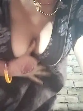 Snapshot of rani8008 chatting on October 6, 2025, 5:19 am rani8008 online show from October 6, 2025, 5:19 am