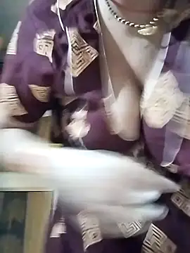 Snapshot of rani8008 chatting on September 20, 2025, 6:18 am rani8008 online show from September 20, 2025, 6:18 am