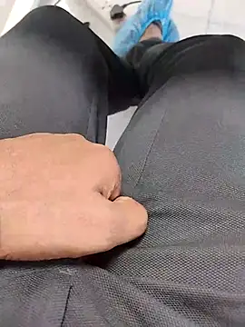 Snapshot of themasklover chatting on February 28, 2026, 7:52 am themasklover online show from February 28, 2026, 7:52 am