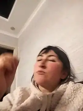 Snapshot of Funny_Karina chatting on October 28, 2025, 8:19 pm Funny Karina online show from October 28, 2025, 8:19 pm