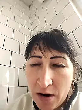 Snapshot of Funny_Karina chatting on October 21, 2025, 11:31 am Funny Karina online show from October 21, 2025, 11:31 am