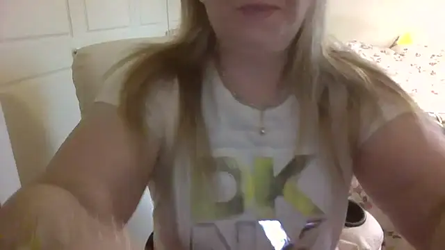 arianamodel4you online show from December 18, 2025, 12:20 pm