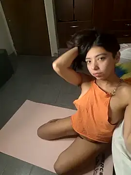 missapril0101 online show from April 17, 2026, 5:27 pm