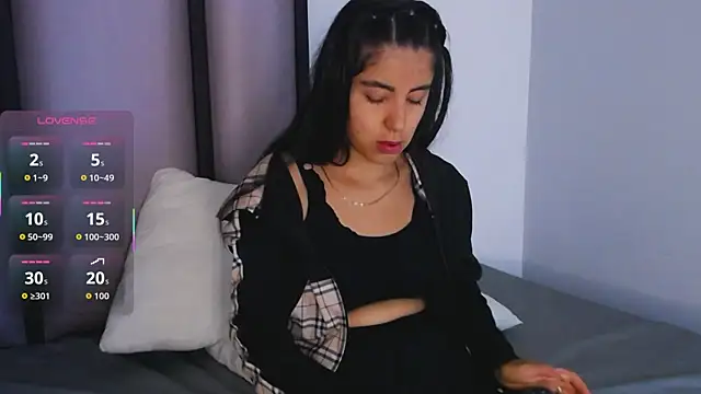 Snapshot of Lucy-23 chatting on September 30, 2025, 4:40 am Lucy-23 online show from September 30, 2025, 4:40 am