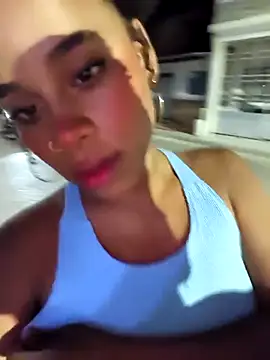 Snapshot of Mia-sensual chatting on October 23, 2025, 4:22 am Mia-sensual online show from October 23, 2025, 4:22 am