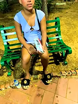 Snapshot of Mia-sensual chatting on September 19, 2025, 4:16 am Mia-sensual online show from September 19, 2025, 4:16 am