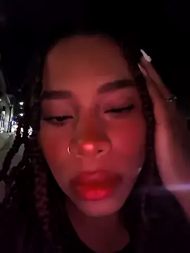 Snapshot of Mia-sensual chatting on October 9, 2025, 4:35 am Mia-sensual online show from October 9, 2025, 4:35 am