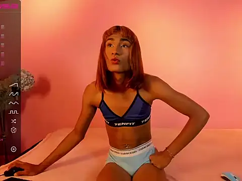 Solecito TransHott online show from September 24, 2025, 7:53 pm