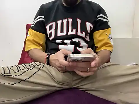 coupleyug online show from January 17, 2026, 10:19 am