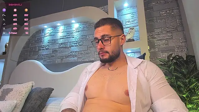 dominic de luca online show from November 9, 2025, 3:43 am