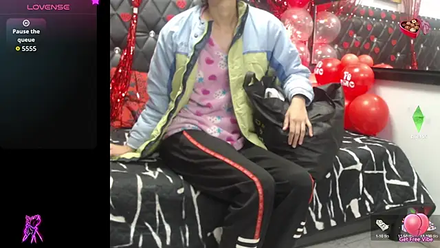 Snapshot of Engeelll chatting on February 17, 2026, 5:32 pm Engeelll online show from February 17, 2026, 5:32 pm