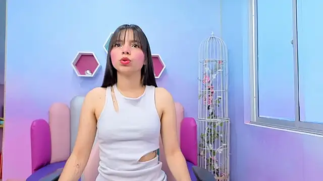 Issa Skinny  online show from September 29, 2025, 11:38 am