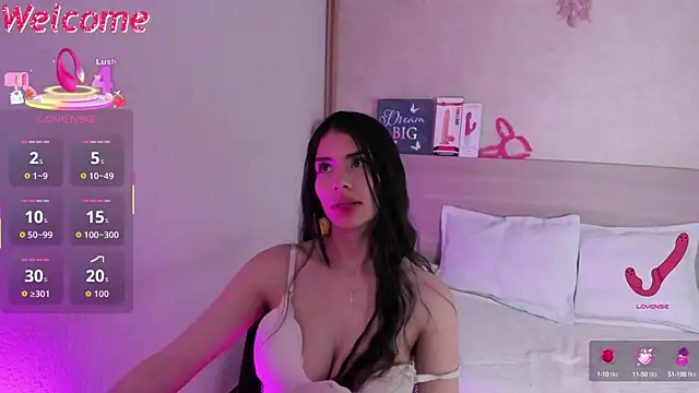 Snapshot of Tinny_floor chatting on October 23, 2025, 4:11 am Tinny floor online show from October 23, 2025, 4:11 am