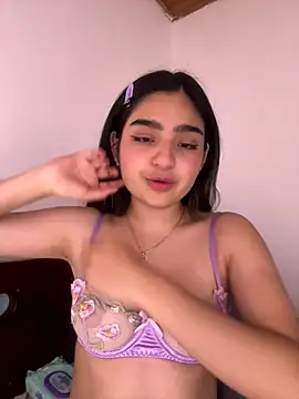 Snapshot of Clementyne30 chatting on September 19, 2025, 12:25 am Clementyne30 online show from September 19, 2025, 12:25 am