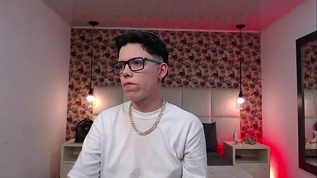 Snapshot of SpencerMontgomery chatting on September 19, 2025, 8:46 pm SpencerMontgomery online show from September 19, 2025, 8:46 pm