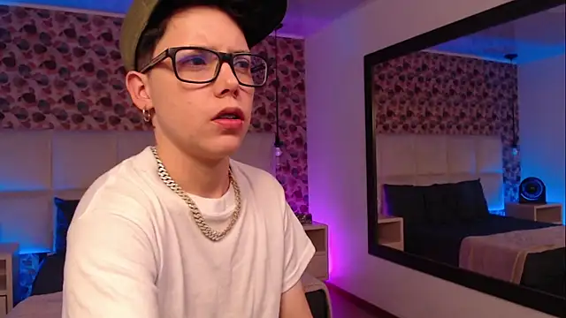 Snapshot of SpencerMontgomery chatting on September 28, 2025, 5:42 pm SpencerMontgomery online show from September 28, 2025, 5:42 pm