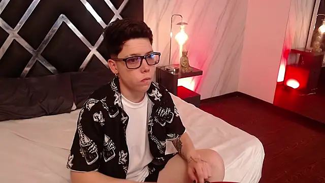 Snapshot of SpencerMontgomery chatting on October 14, 2025, 8:09 pm SpencerMontgomery online show from October 14, 2025, 8:09 pm