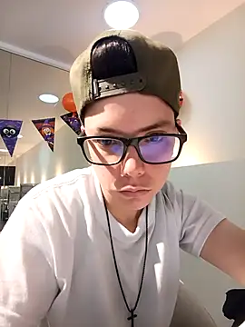 Snapshot of SpencerMontgomery chatting on October 28, 2025, 6:18 pm SpencerMontgomery online show from October 28, 2025, 6:18 pm